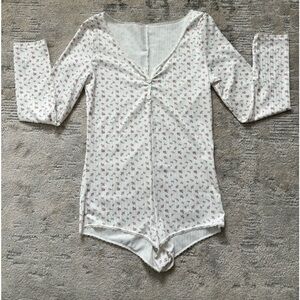 Floral Long Sleeve One Piece Sleepwear Size M